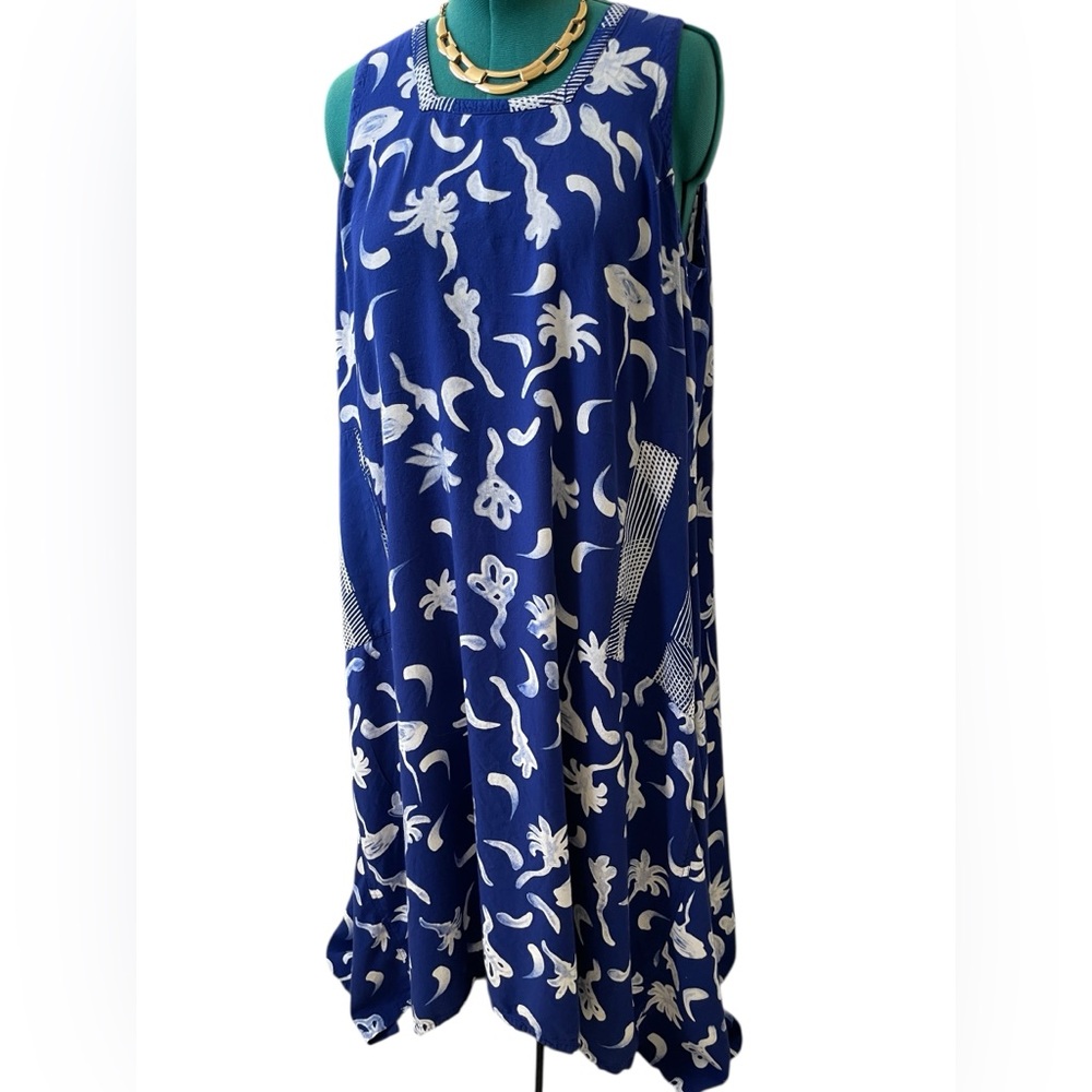 Blue and White Floral Dress w Pockets